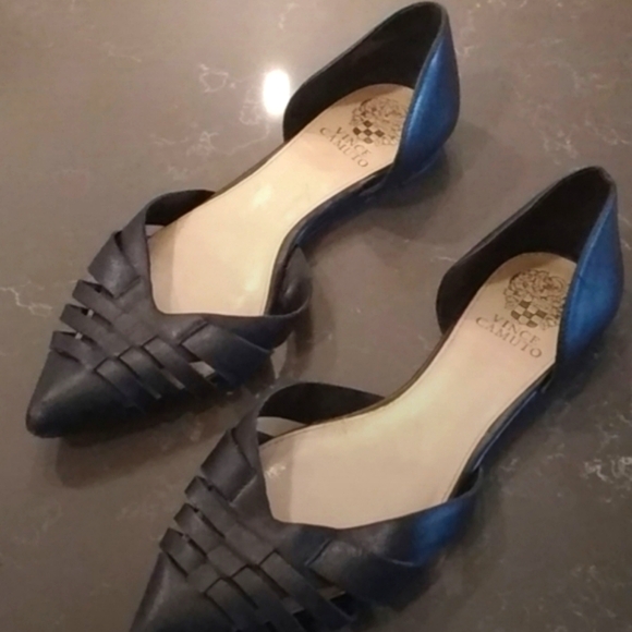 Vince Camuto Shoes - 🌠Vince Camuto🌠 Cut Out Pointy Flats